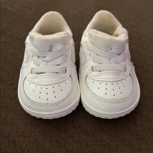 Infant Air Force 1 booties (crib shoe) Size 2C - Picture 2 of 7